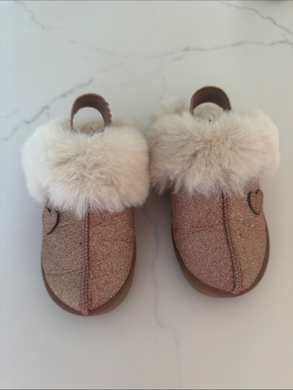 Tahari girls Plush Faux-Fur Cozy Kids Slippers, size 8